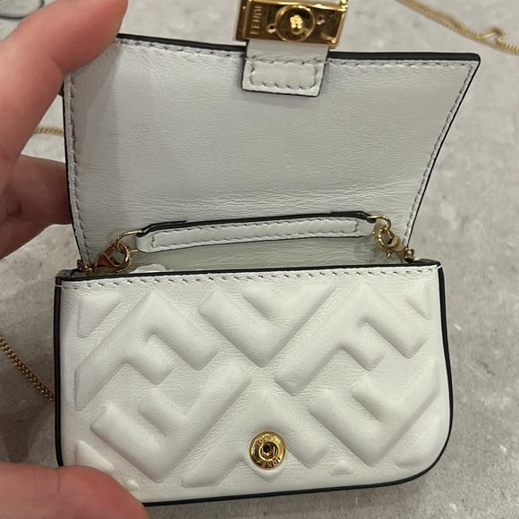 FENDI FF Embossed Monogram Nano Baguette Napa Matisse gold cream chain - Picture 4 of 13